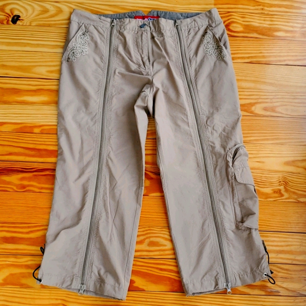 Double one peace khaki capri pants sz 40